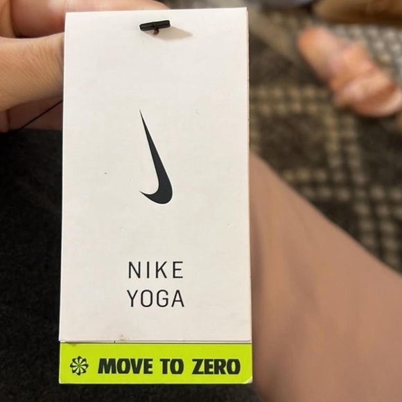 NWT Nike M Yoga Velvet Trim 7/8 High Rise Leggings Women's Pink High-Waisted - Picture 4 of 7